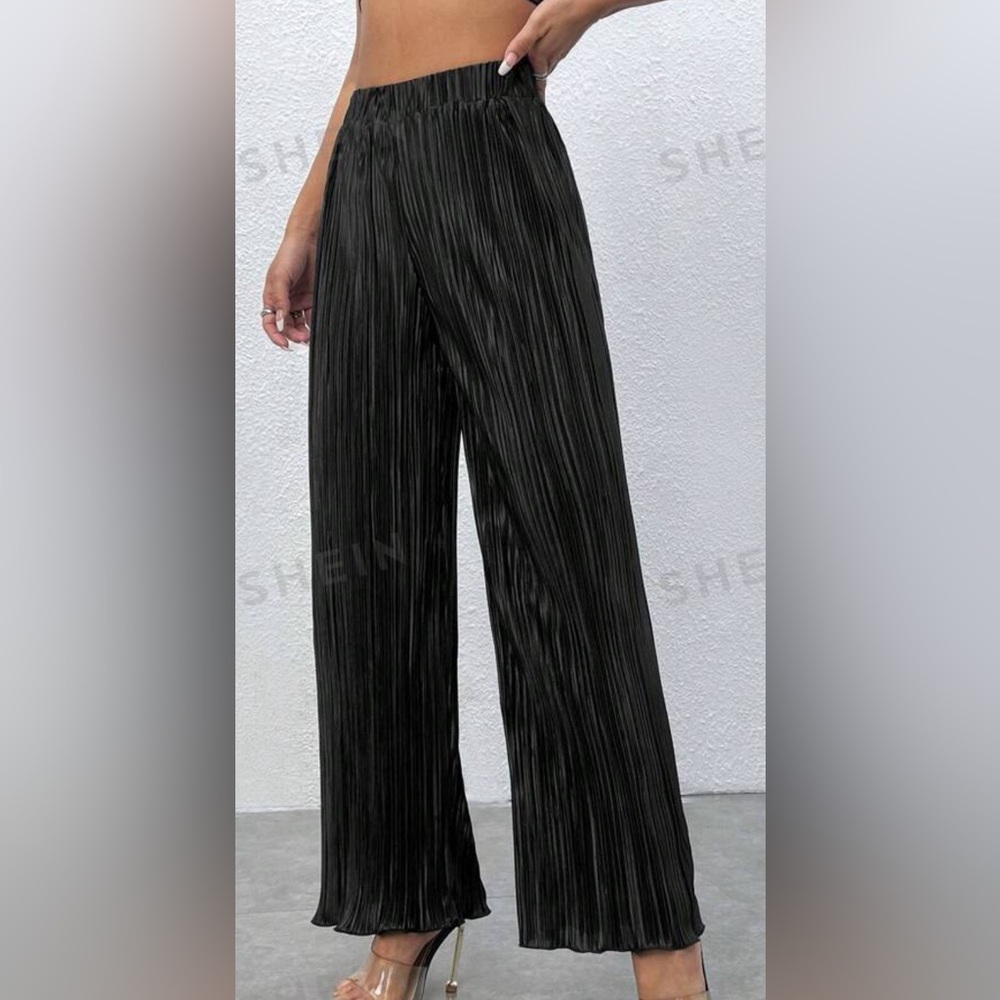 SHEIN CURVE size 3X, BLACK, crinkle textured pull on wide legged pants.